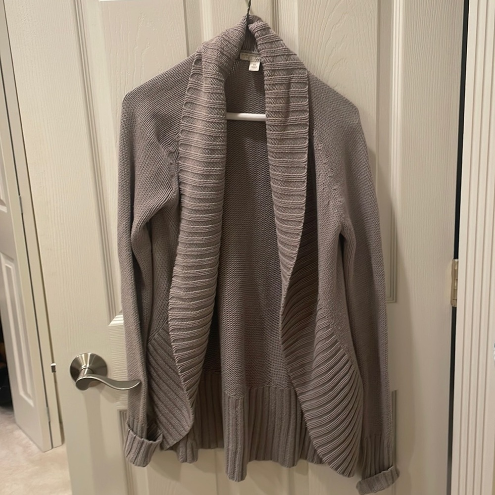 ☀️2/$15☀️ New York and Company knit sweater